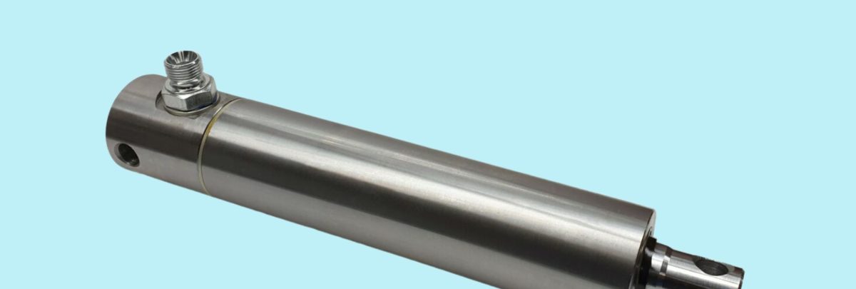Single acting hydraulic cylinder with chrome plated ram for lifting and pressing applications