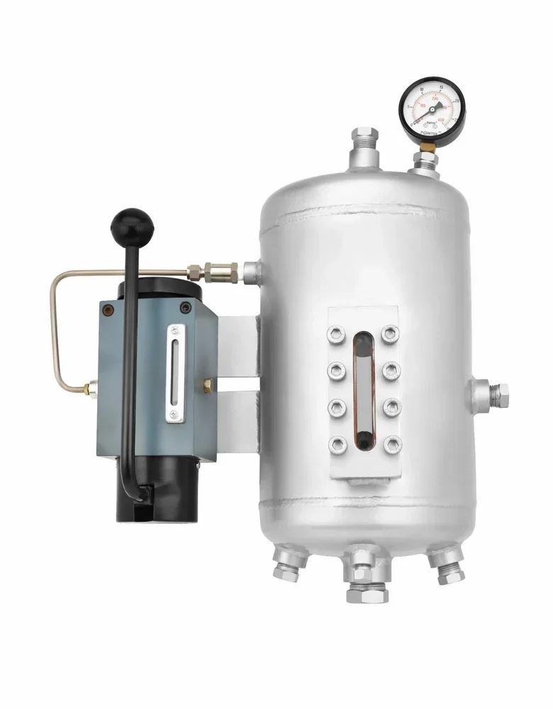 Stainless steel thermosyphon vessel with level sight glass, pressure gauge and mounting bracket for double mechanical seal barrier fluid